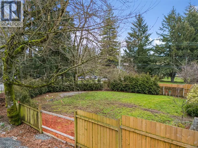 7471 Veyaness Rd, Central Saanich, British Columbia V8M1W2