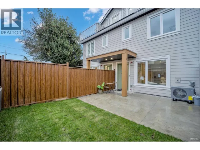 3 1577 E 58TH AVENUE, Vancouver, British Columbia V5P2C1