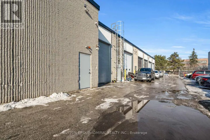 3 - 70 VANLEY CRESCENT, Toronto (York University Heights), Ontario M3J2B8