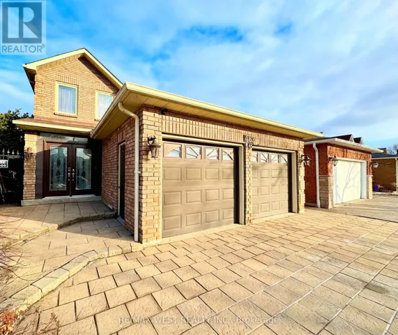 482 LAURENTIAN AVENUE, Mississauga (Hurontario), Ontario L4Z2K4