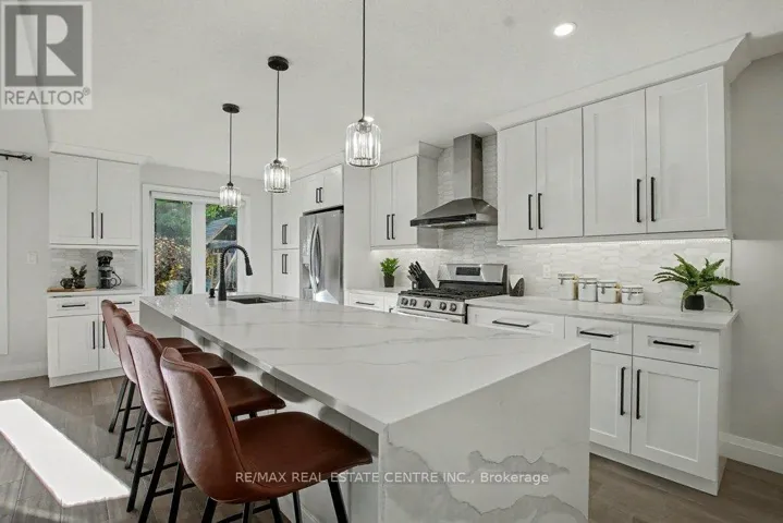 166 WESTVALE DRIVE, Waterloo, Ontario N2T1C2