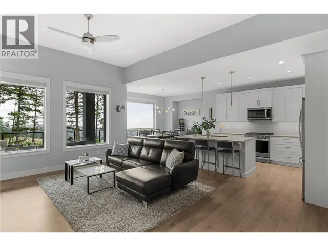 2573 Crown Crest Drive, West Kelowna, British Columbia V4T3N3