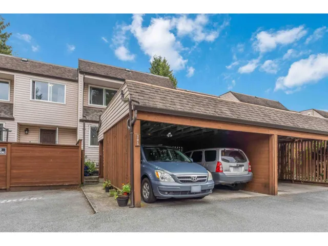 305 5074 201A STREET, Langley, British Columbia V3A5M8