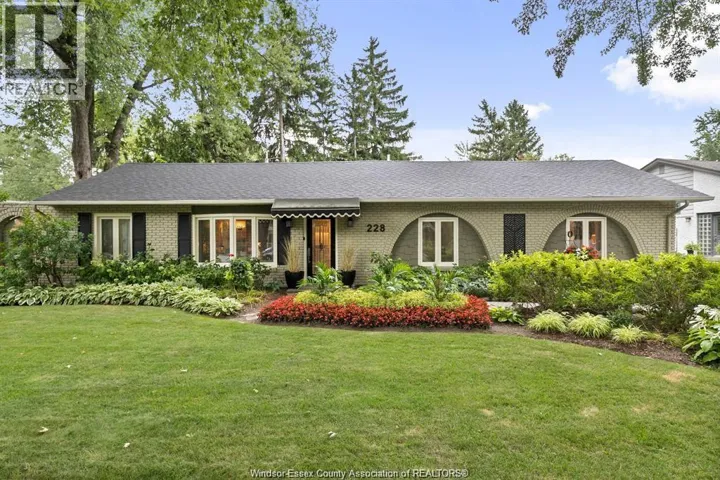 228 BURLINGTON, Tecumseh, Ontario N8N1H4