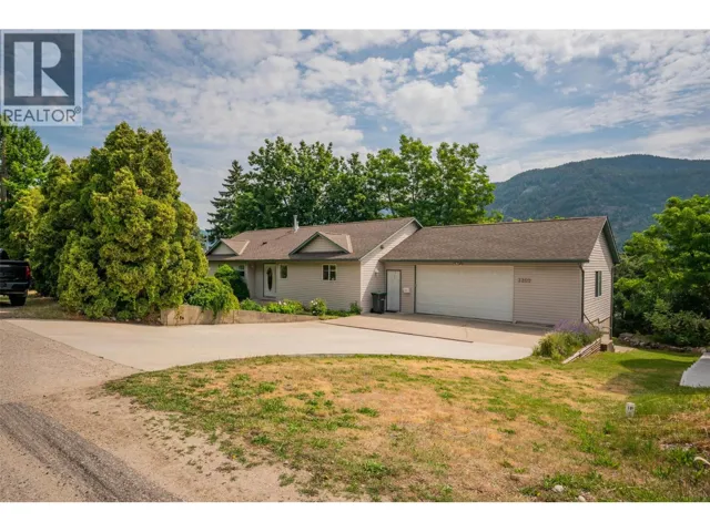 3209 5th Avenue, Castlegar, British Columbia V1N2V6
