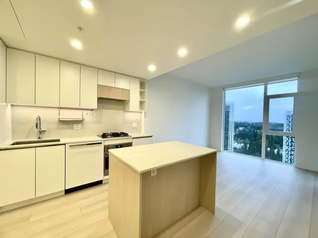 2802 13573 98A AVENUE, Surrey, British Columbia V3T0X1