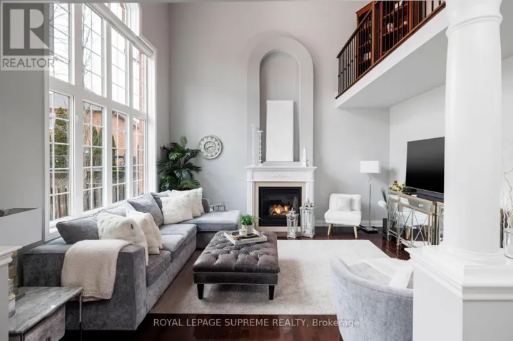 364 CREEK PATH AVENUE, Oakville (BR Bronte), Ontario L6L6X3
