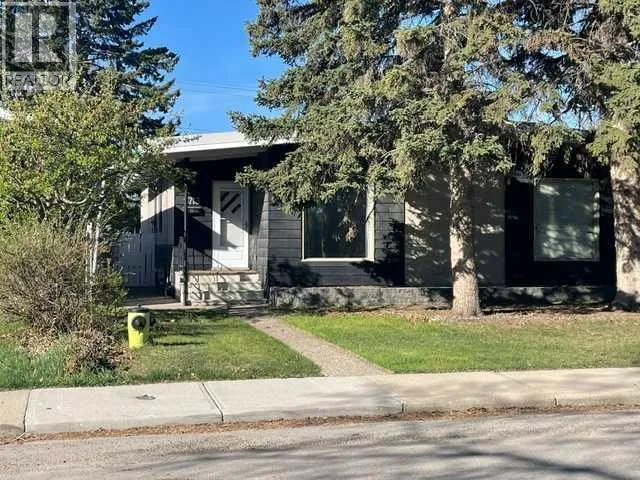 2713 Canmore Road NW, Calgary, Alberta T2M4J6