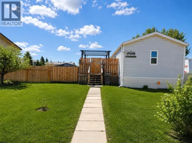 10 Auttreaux Drive, Whitecourt, Alberta T7S1C8