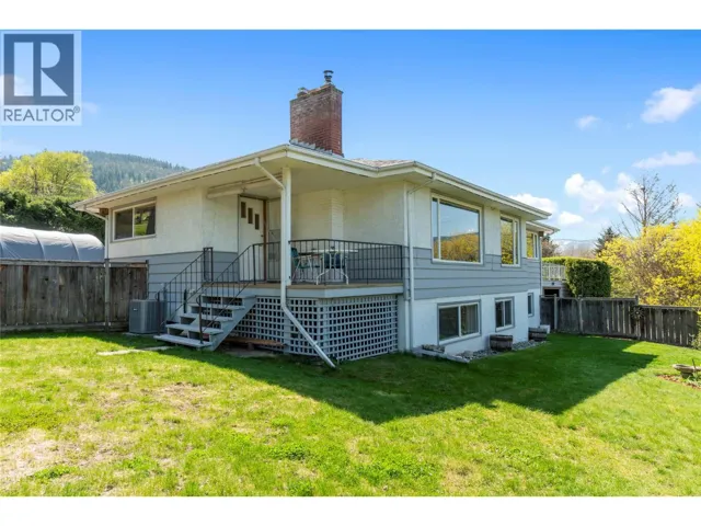 1290 15 Street SE, Salmon Arm, British Columbia V1E2G8