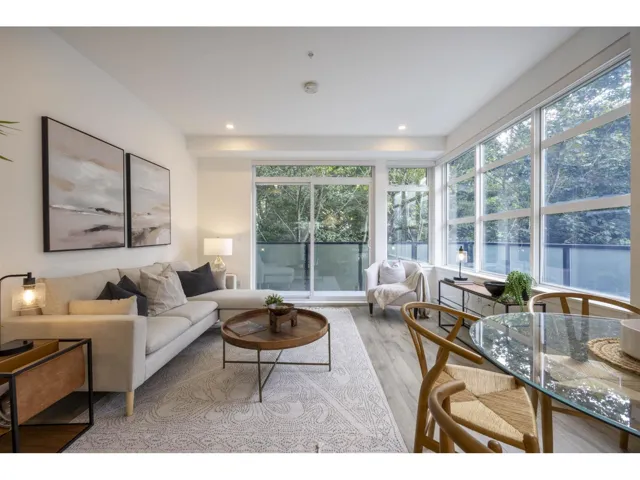 32 6328 KING GEORGE BOULEVARD, Surrey, British Columbia V3X1E6
