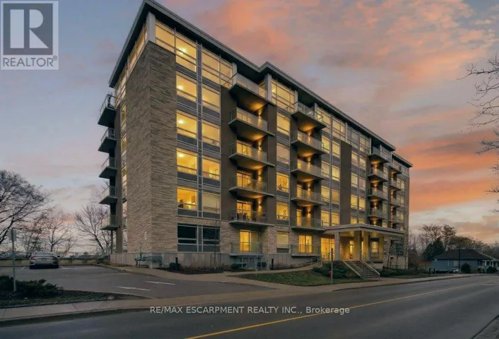209 - 479 CHARLTON AVENUE E, Hamilton (Stinson), Ontario L8N0B4