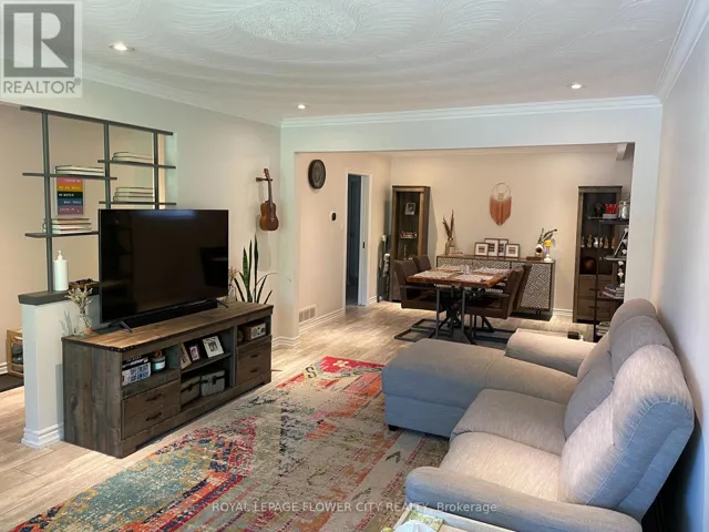 MAIN LEVEL - 62 EDMONTON ROAD, Toronto (Pleasant View), Ontario M2J4T2