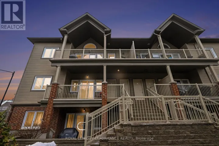 J - 362 WOOD ACRES GROVE, Ottawa, Ontario K1T0M7