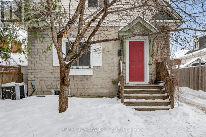 11 CAMERON AVENUE, Ottawa, Ontario K1S0W5