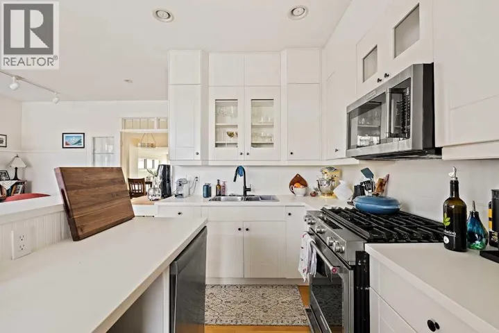 926 8 Avenue SE, Calgary, Alberta T2G0M3