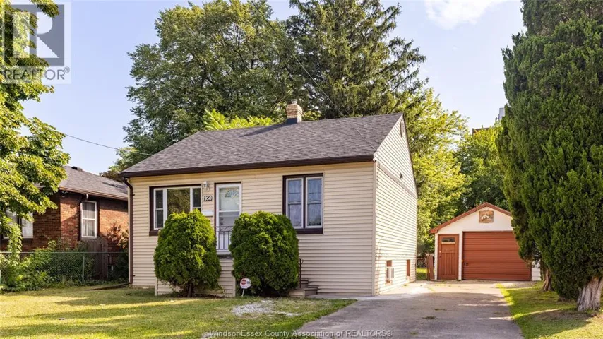 950 BROCK STREET, Windsor, Ontario N9C2T7
