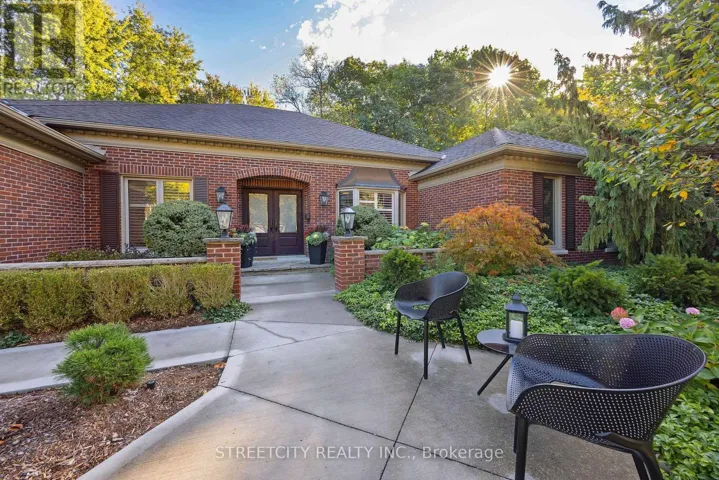 46 FOXBOROUGH GROVE, London South (South B), Ontario N6K4A8