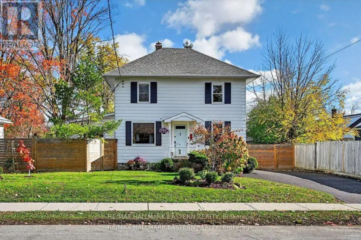 14 ALEXANDER AVENUE, Peterborough (Monaghan Ward 2), Ontario K9J6B4