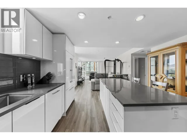 1001 3096 WINDSOR GATE, Coquitlam, British Columbia V3B0P4