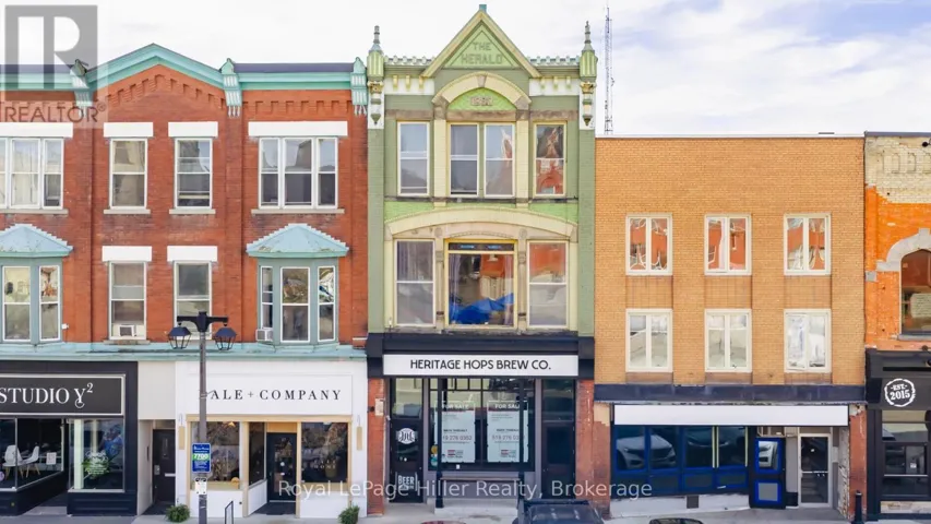 21 MARKET PLACE E, Stratford, Ontario N5A1A4