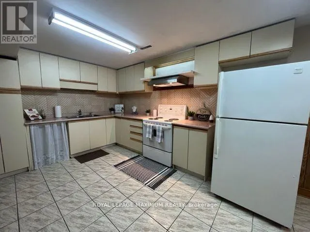 LOWER - 48 PLOWSHARE CRESCENT, Toronto (Mount Olive-Silverstone-Jamestown), Ontario M9V4Y2