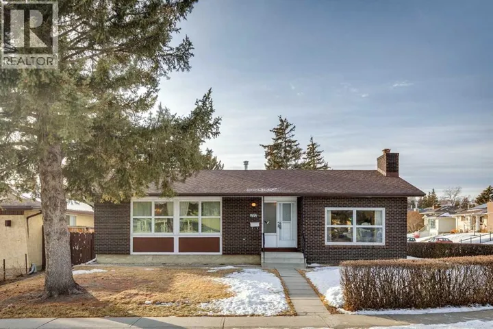 272 Thames Close NW, Calgary, Alberta T2K5N4