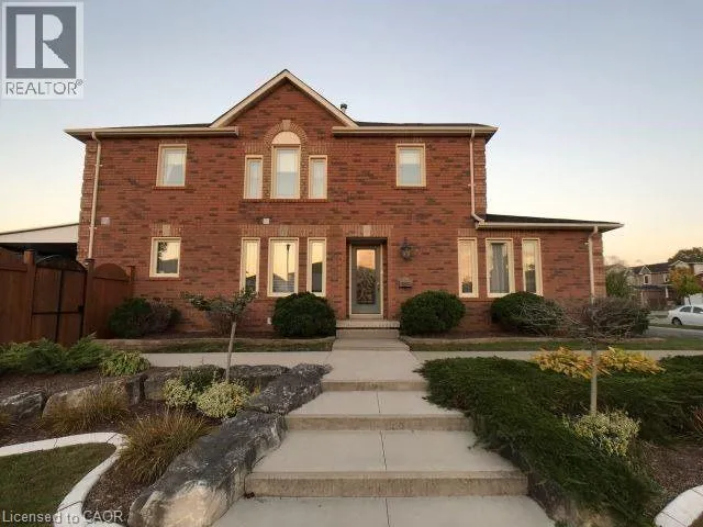 236 LANGLAW Drive, Cambridge, Ontario N1P1B6