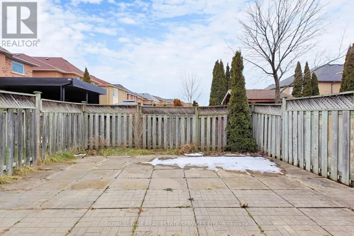 908 STONEBRIDGE AVENUE, Mississauga (East Credit), Ontario L5V2L5