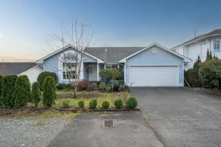 32948 10 AVENUE, Mission, British Columbia V2V2K3