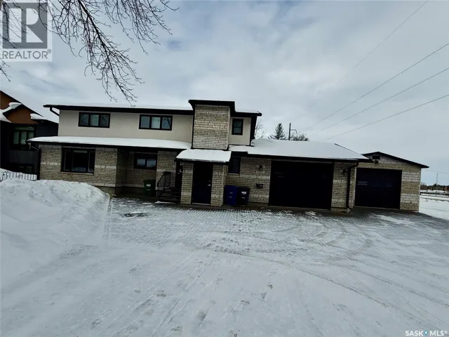 3102 Caen STREET, Saskatoon, Saskatchewan S7M3N5