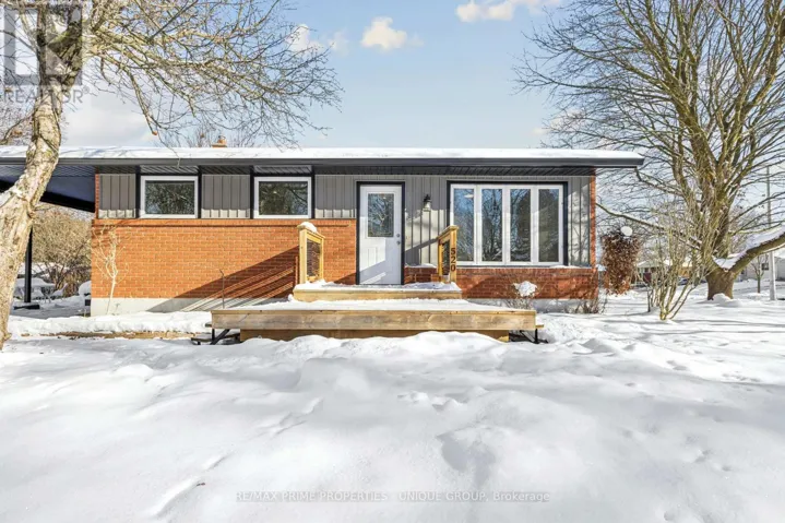 520 TEAKWOOD DRIVE, Waterloo, Ontario N2L4L4