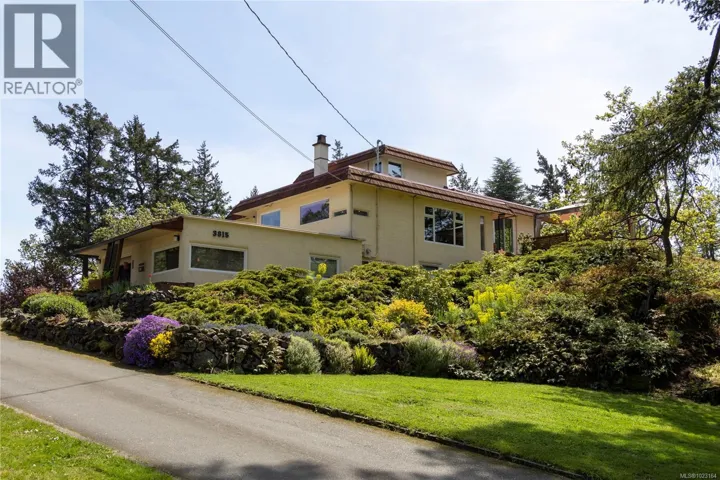3815 Wilkinson Rd, Saanich, British Columbia V8Z5A3