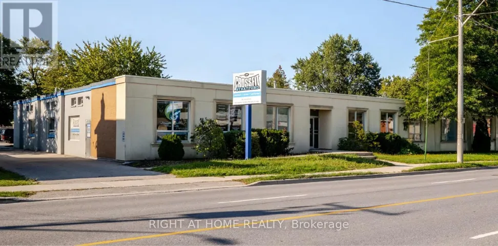3 - 649 ONTARIO STREET, Stratford, Ontario N5A3J6