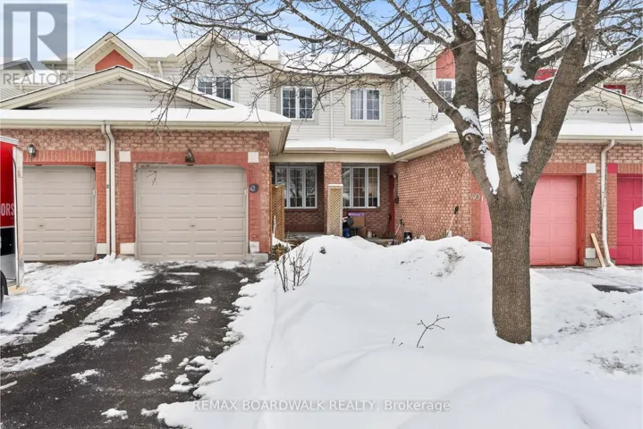 42 COLLEGE CIRCLE, Ottawa, Ontario K1K4R8