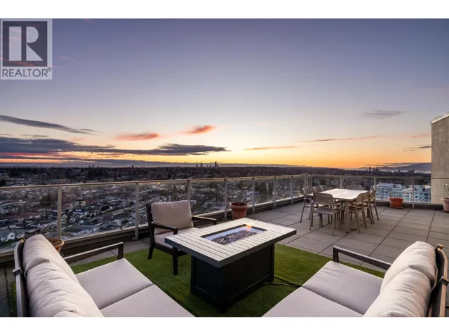 PH3 4815 ELDORADO MEWS, Vancouver, British Columbia V5R0B2