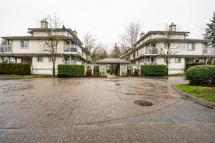 62 8892 208 STREET, Langley, British Columbia V1M2N8