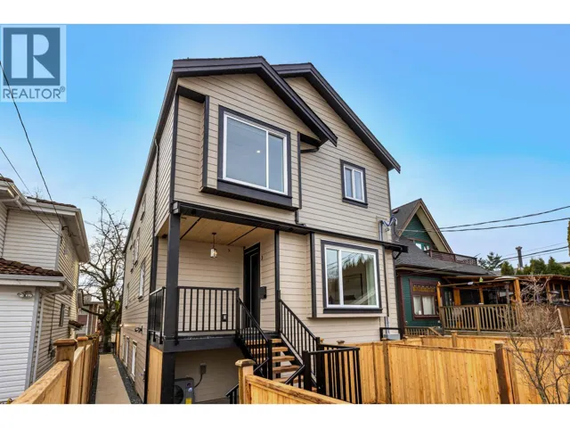 2 435 E 47TH AVENUE, Vancouver, British Columbia V5W2B3