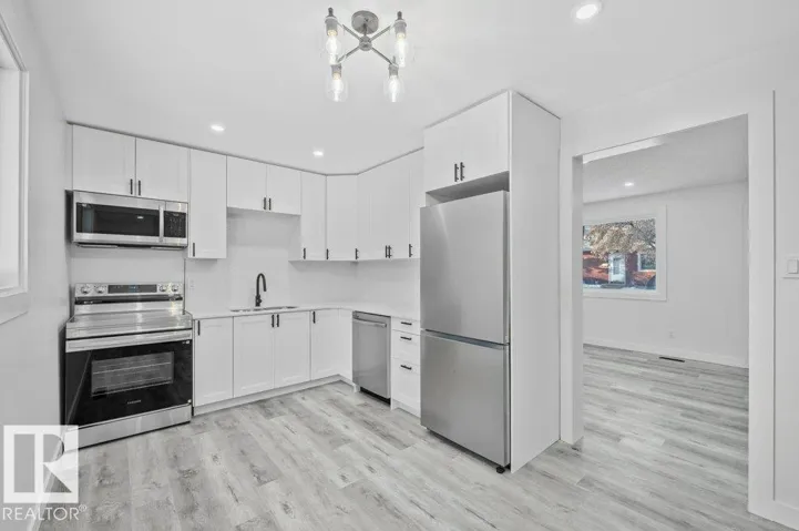 72 HABITAT CR NW, Edmonton, Alberta T5A2X7