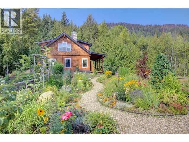 44 Mackenzie Road, Salmon Arm, British Columbia V1E2Y3
