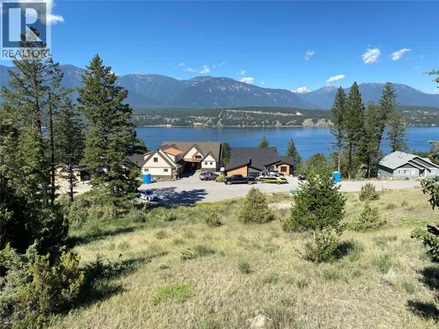 5 Stoddart Estates Drive, Windermere, British Columbia V0B2L0