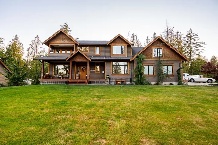 601 200 STREET, Langley, British Columbia V3A4B4