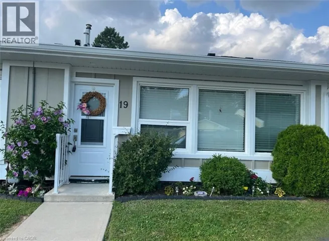 19 MCKENNA Court, Hamilton, Ontario L9B1T8