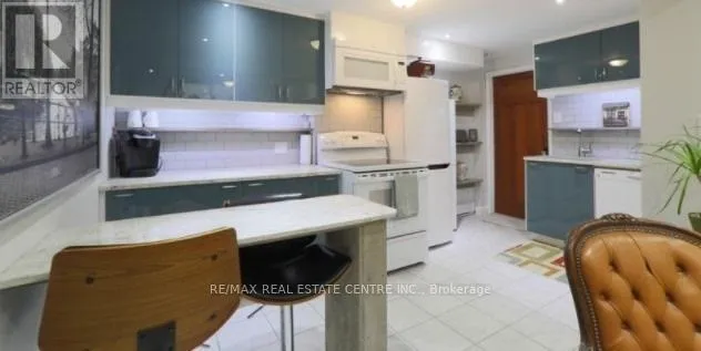 LOWER - 1 HIAWATHA ROAD, Toronto (Greenwood-Coxwell), Ontario M4L2X7