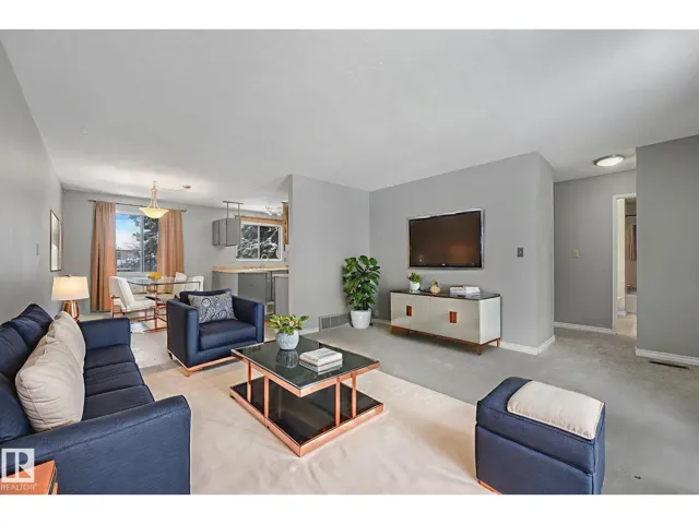6411 12 AV NW, Edmonton, Alberta T6L2G3