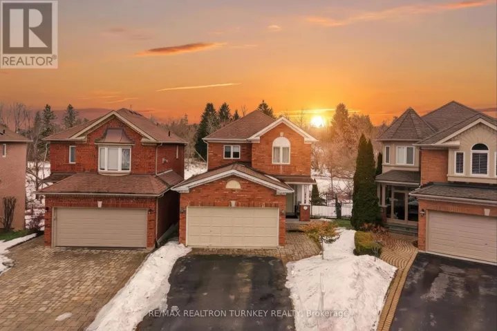 423 HEWITT CIRCLE, Newmarket (Summerhill Estates), Ontario L3X2L9