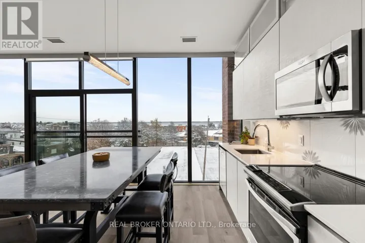 321 - 21 MATCHEDASH STREET S, Orillia, Ontario L3V4W4