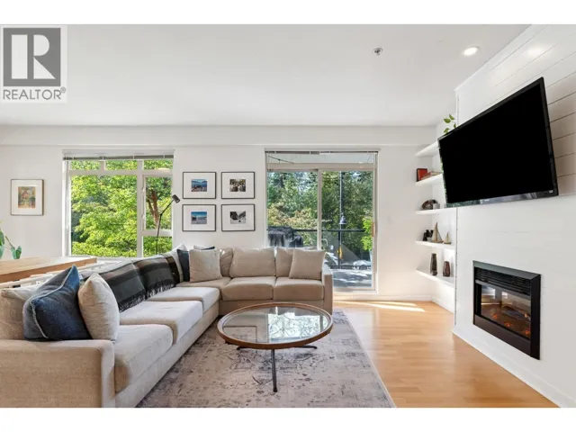 219 100 CAPILANO ROAD, Port Moody, British Columbia V3H5M9