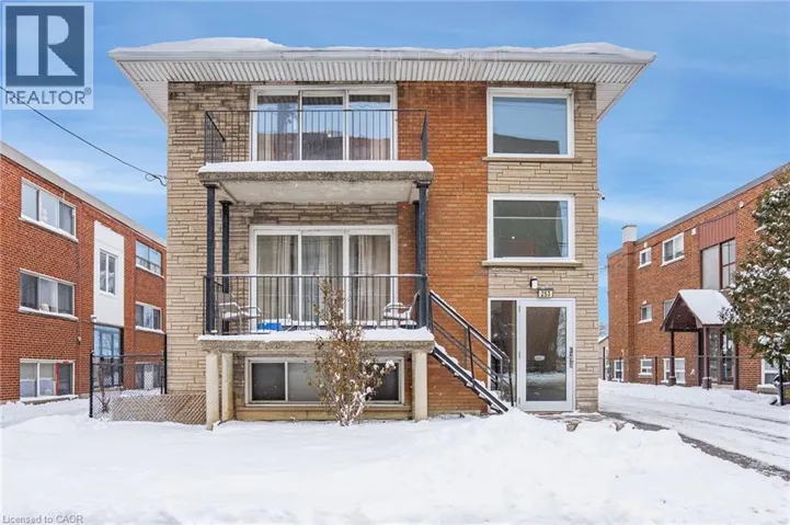 253 MOHAWK Road E, Hamilton, Ontario L9A2H5