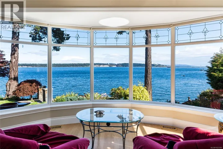 2555 Newman Rd, Central Saanich, British Columbia V8M1V1